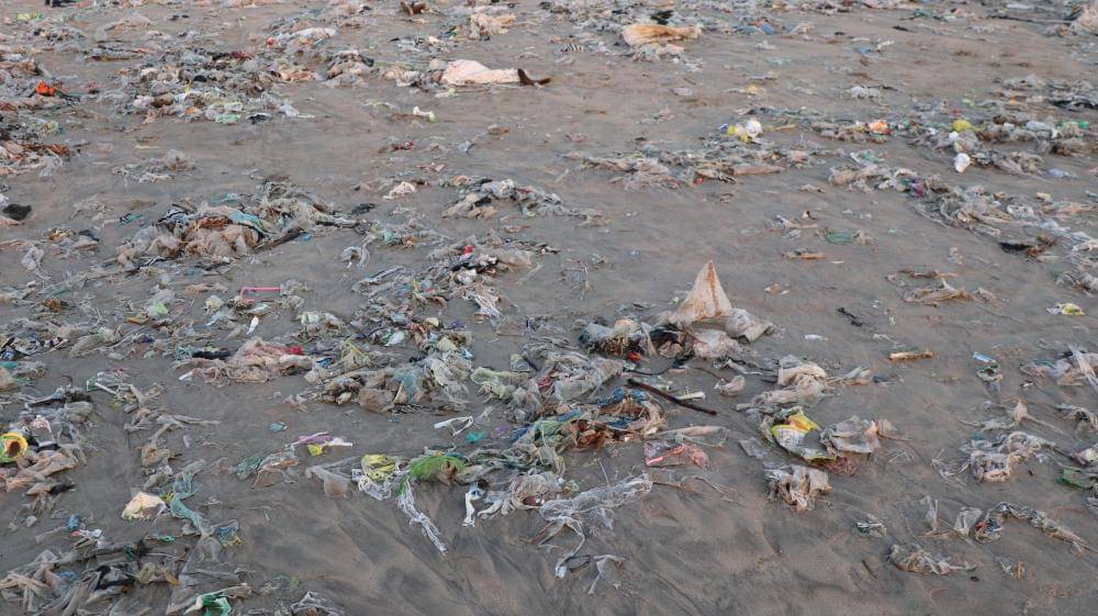 Ilustrasi secondary microplastics