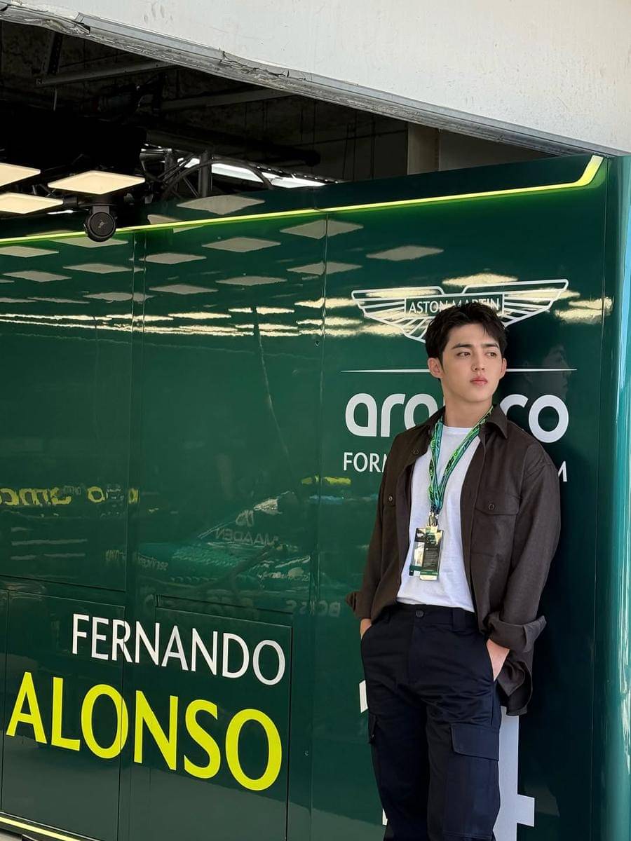 potret S.Coups SEVENTEEN di F1 US Grand Prix 2025