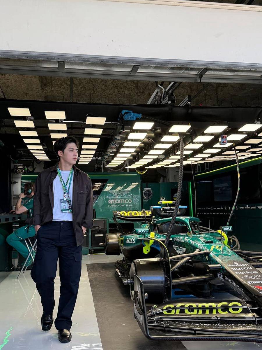 potret S.Coups SEVENTEEN di F1 US Grand Prix 2025