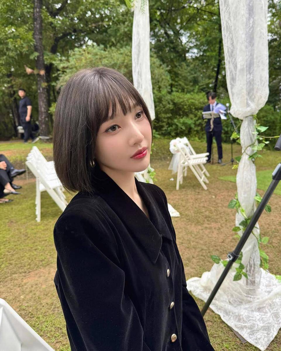potret Joy Red Velvet di pernikahan sang adik
