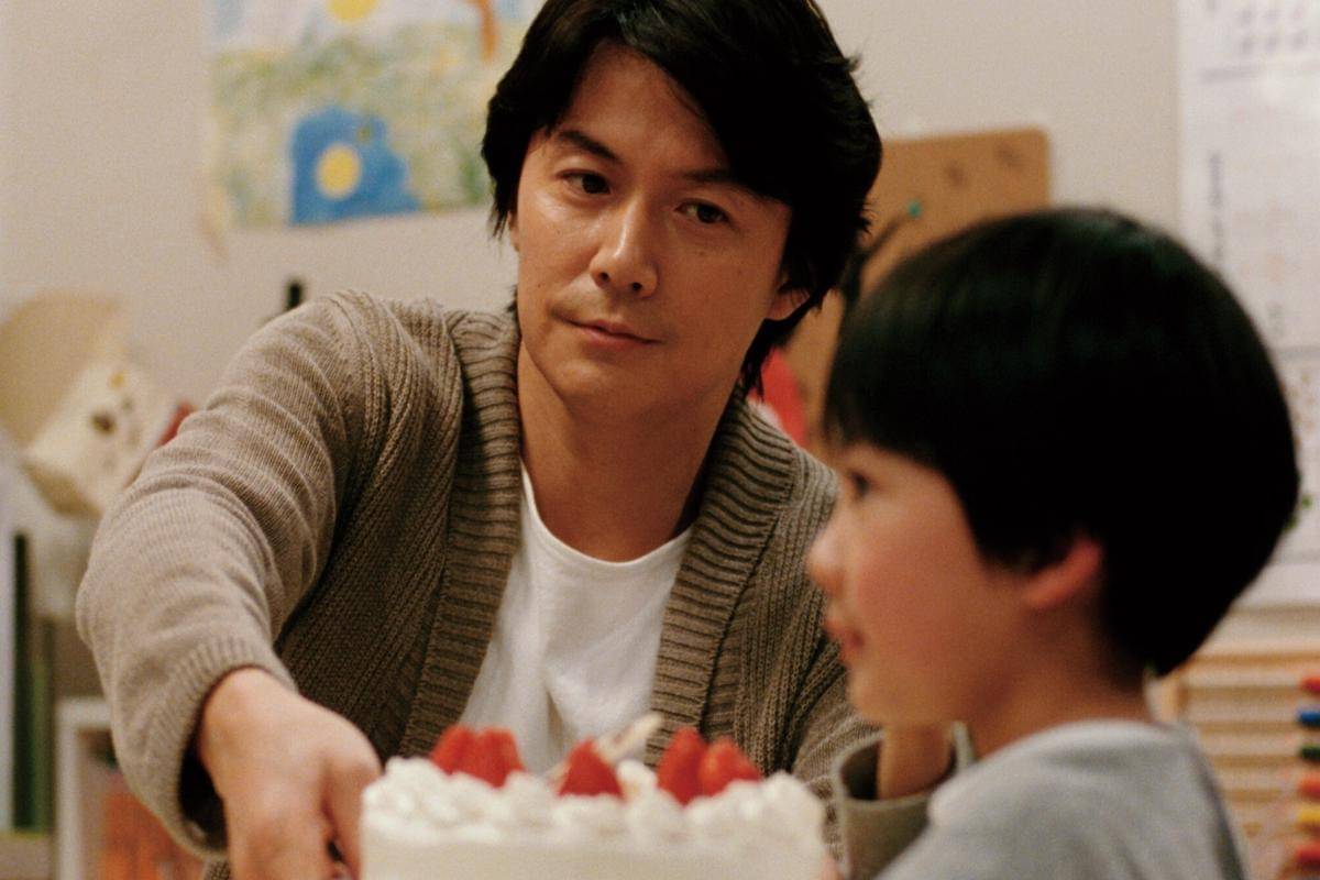 Masaharu Fukuyama dalam film Like Father, Like Son.