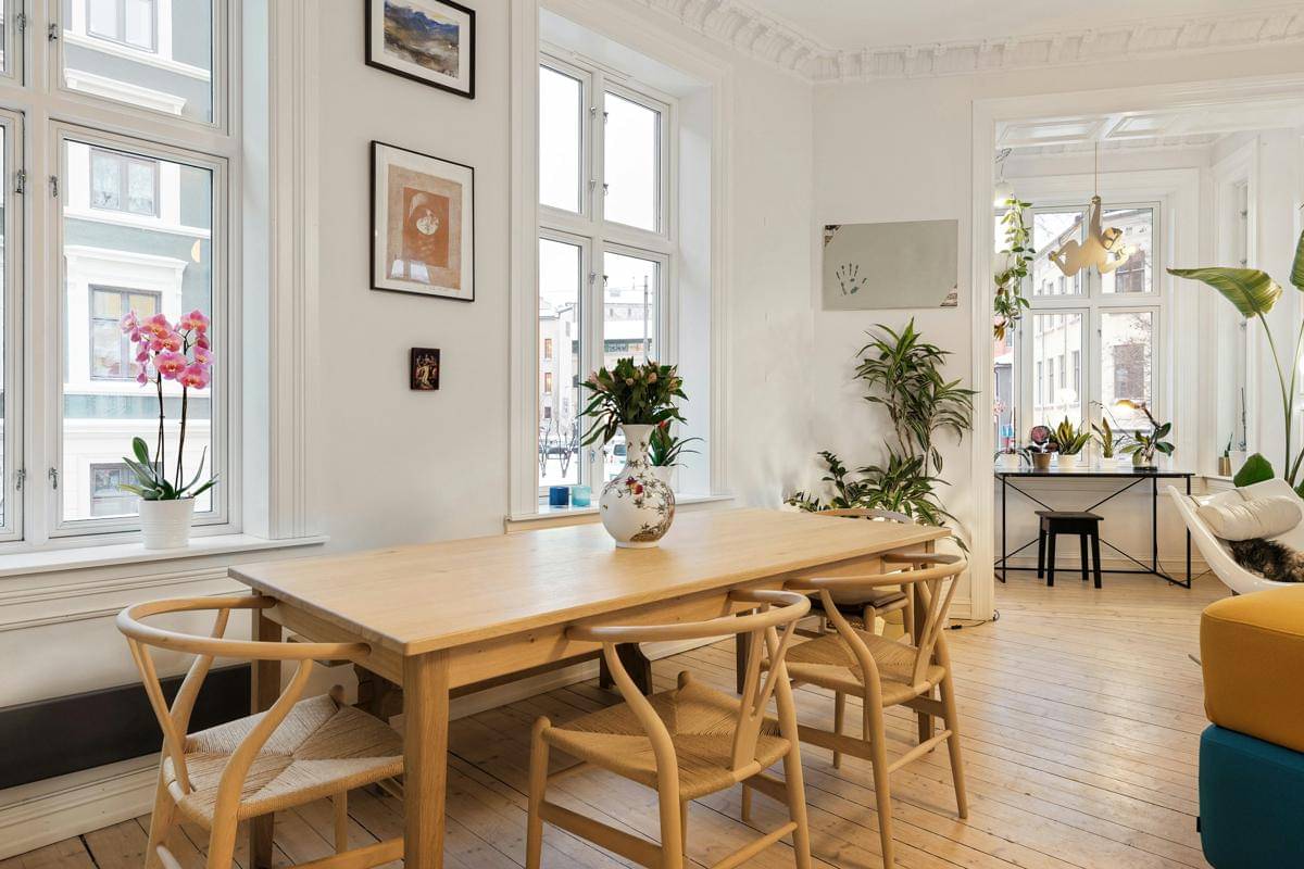 ilustrasi ruang makan minimalis