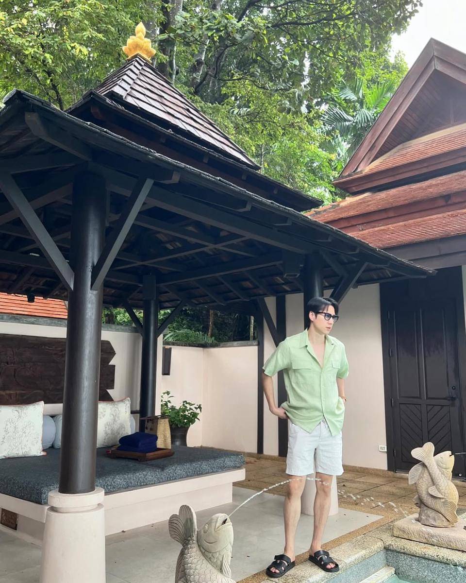 OOTD pakai short pants ala Bright Rapheephong