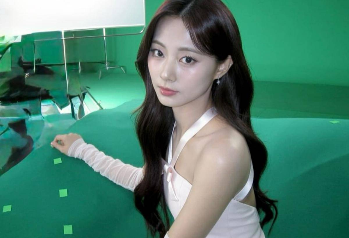 Potret Tzuyu TWICE 