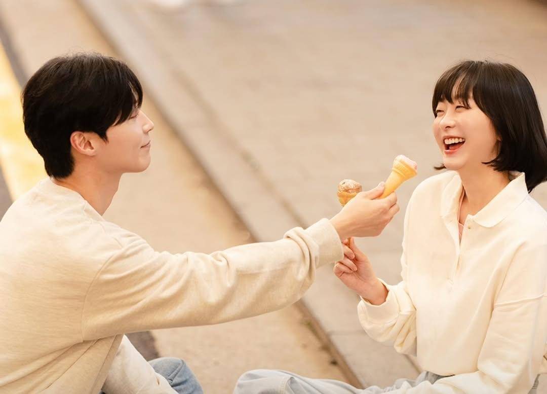Heo Nam Jun dan Kim Da Mi di drama A Hundred Memories