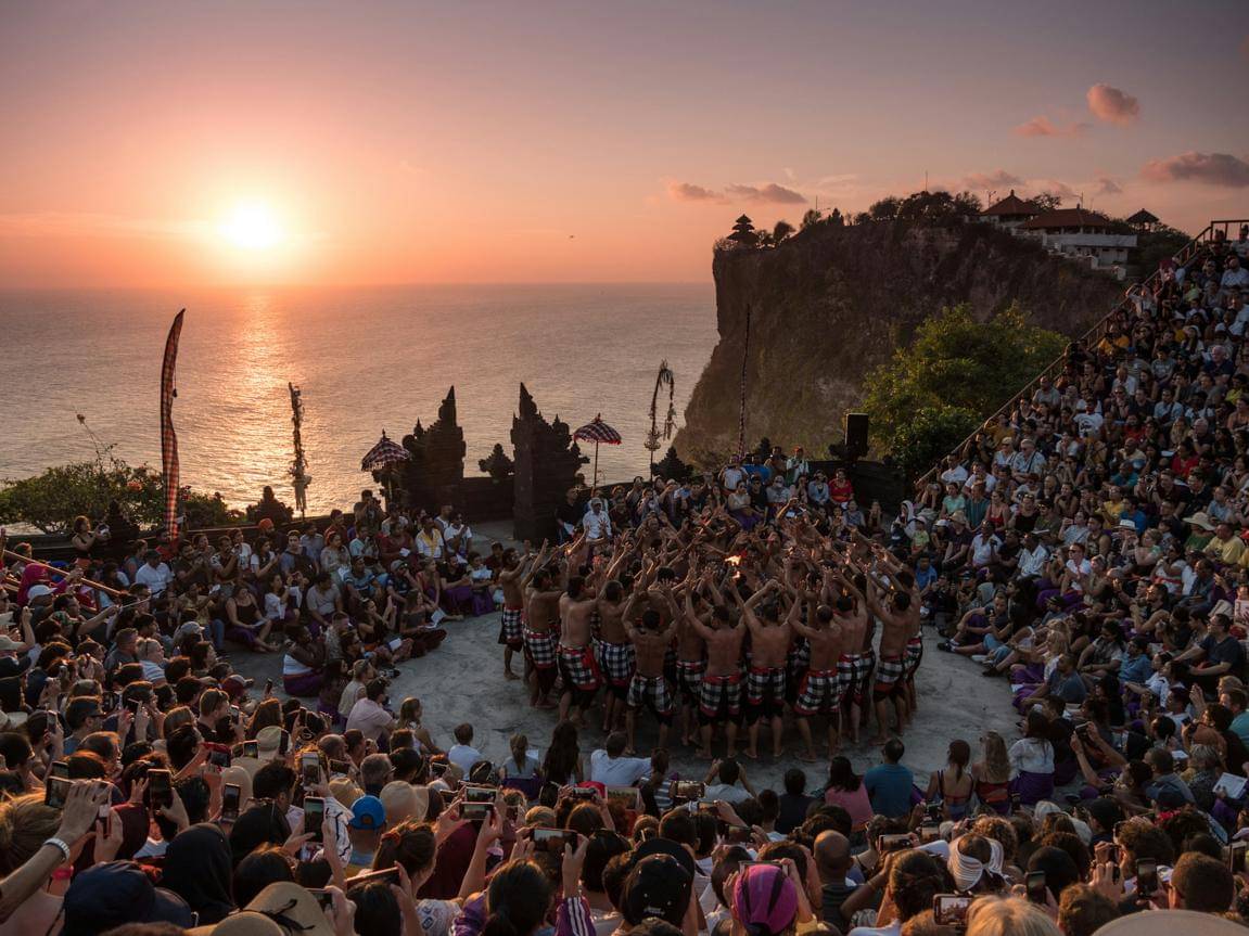 ilustrasi wisata budaya di Bali (unsplash.com/Mauro-Fabio Cilurzo)
