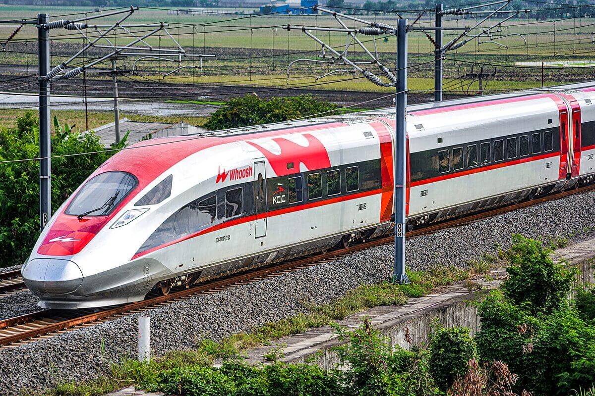 ilustrasi kereta cepat Whoosh