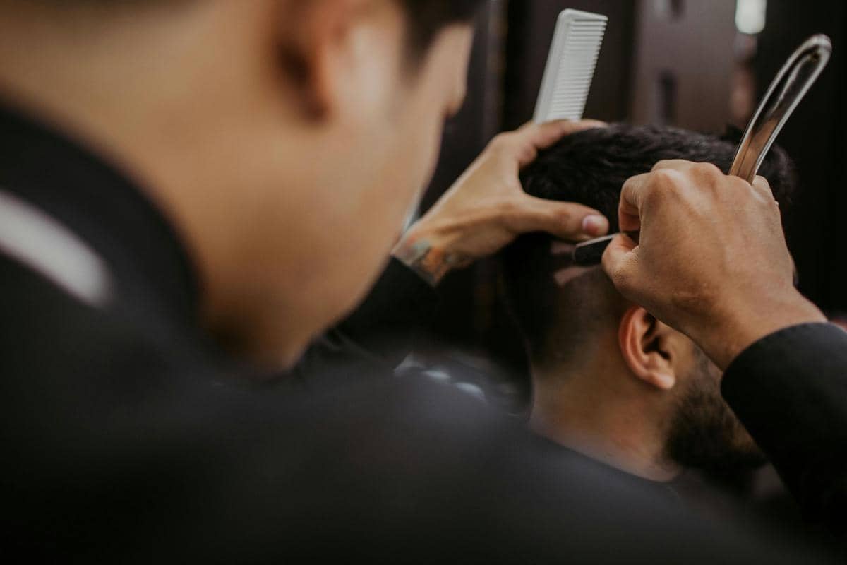 ilustrasi potong rambut
