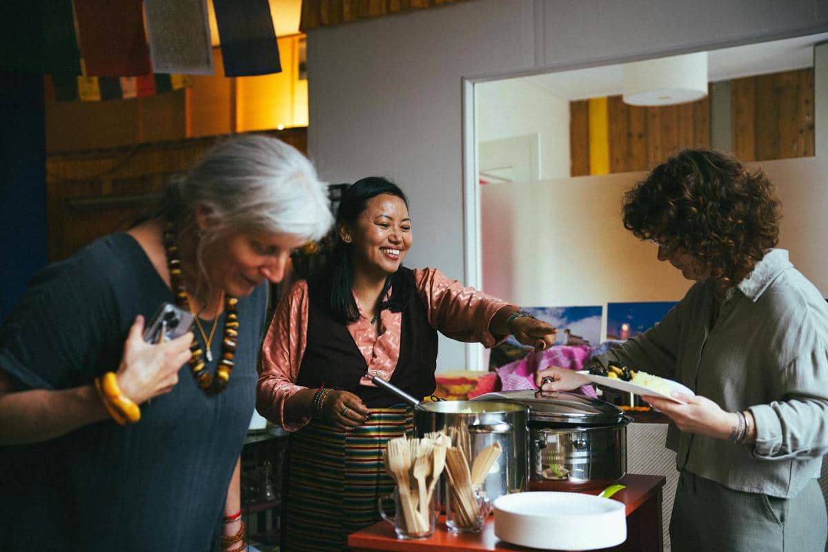 ilustrasi suasana buffet 