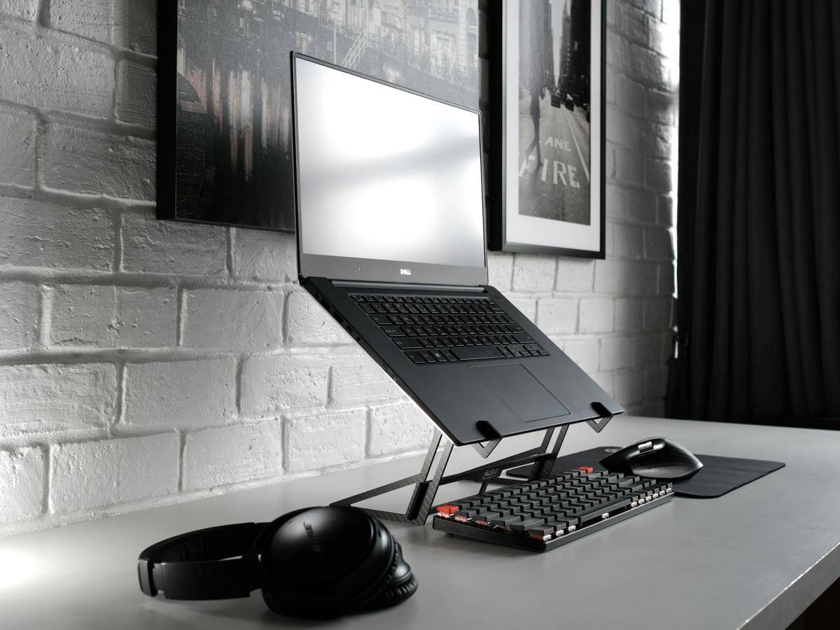 ilustrasi laptop