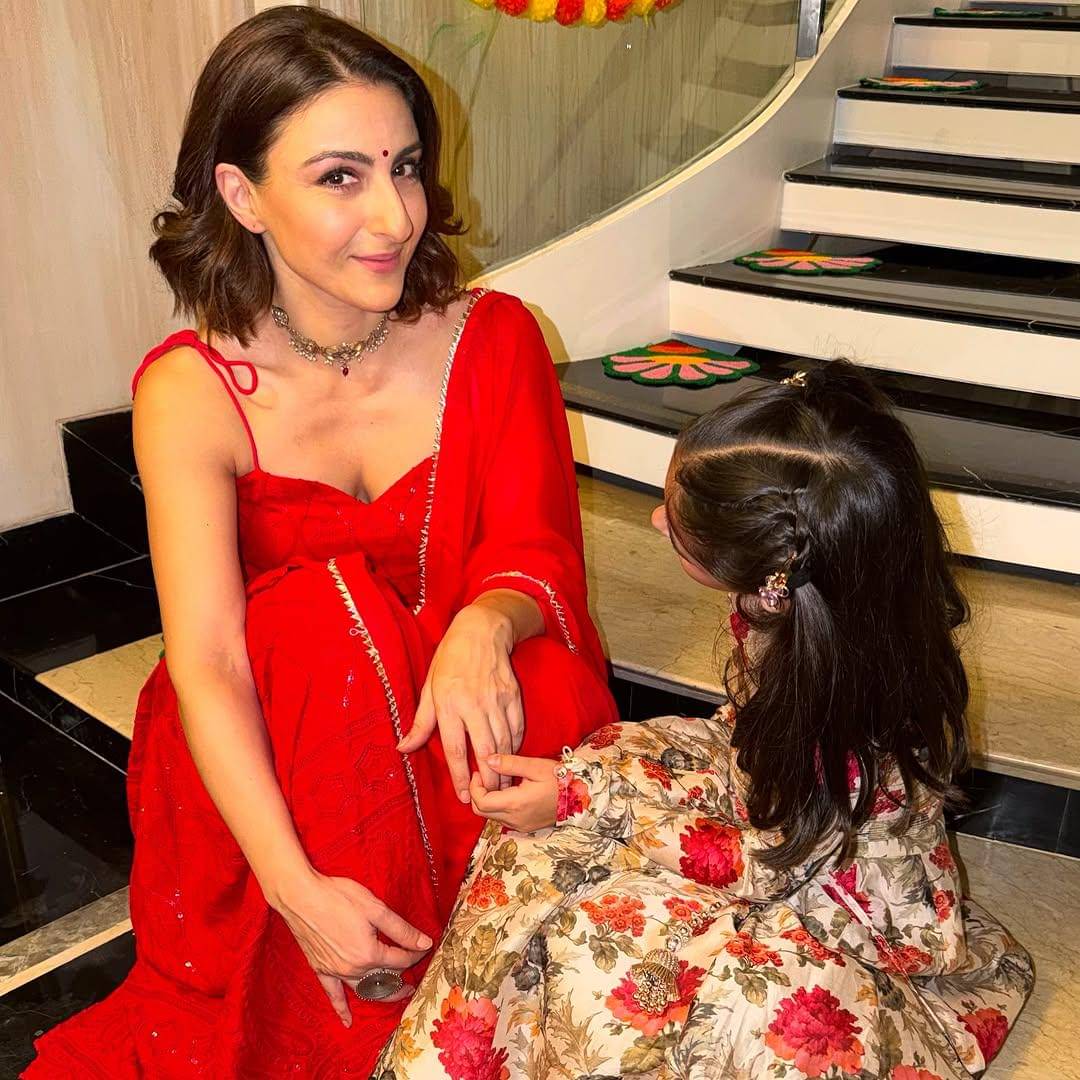 Soha Ali Khan dan putrinya