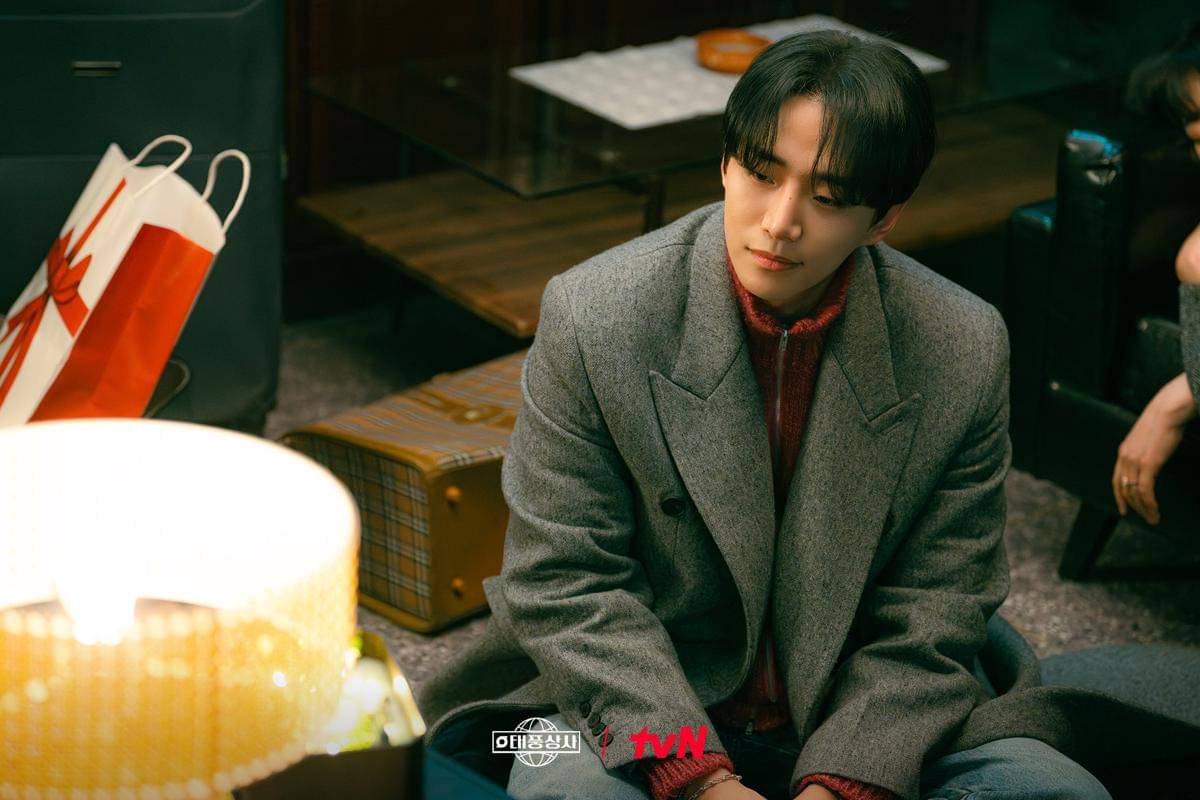 Kang Tae Poong (Lee Jun Ho) dalam drakor Typhoon Family