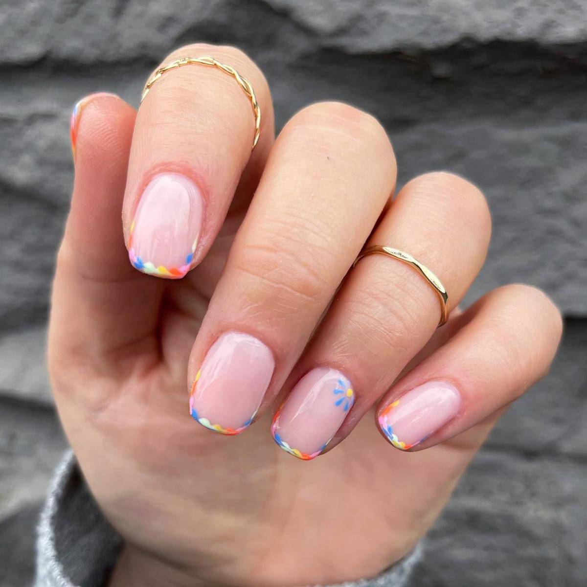 Ide nail art Micro French