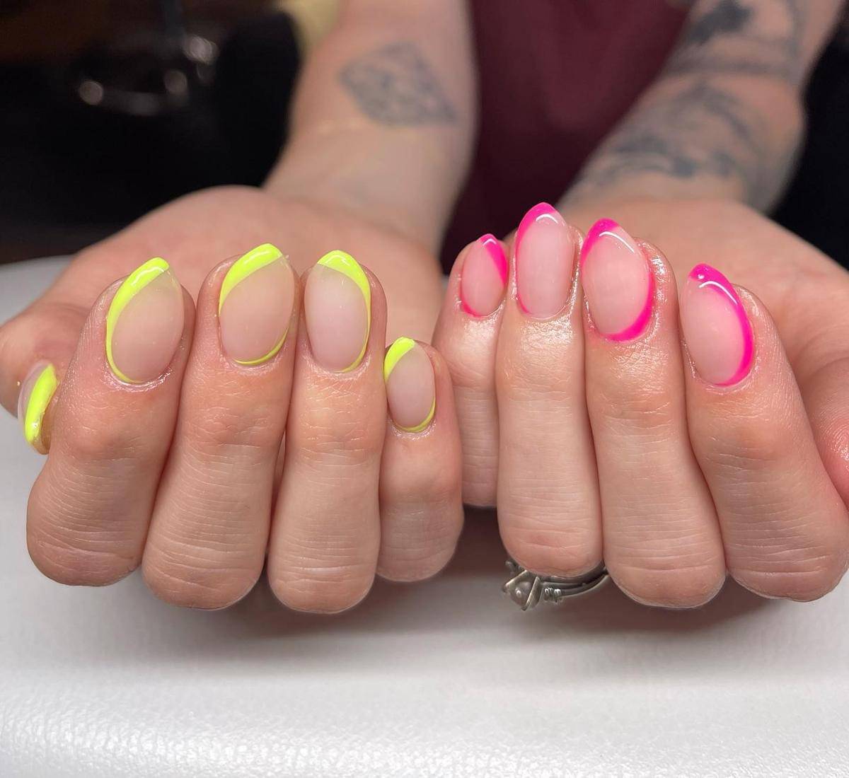 Ide nail art micro French