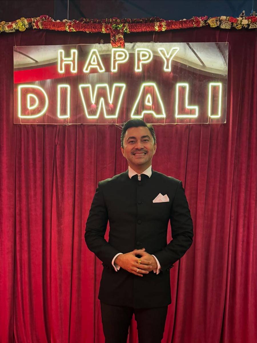 artis rayakan Diwali 2025
