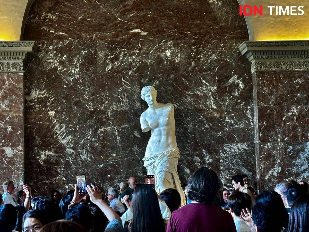 Potret Museum Louvre