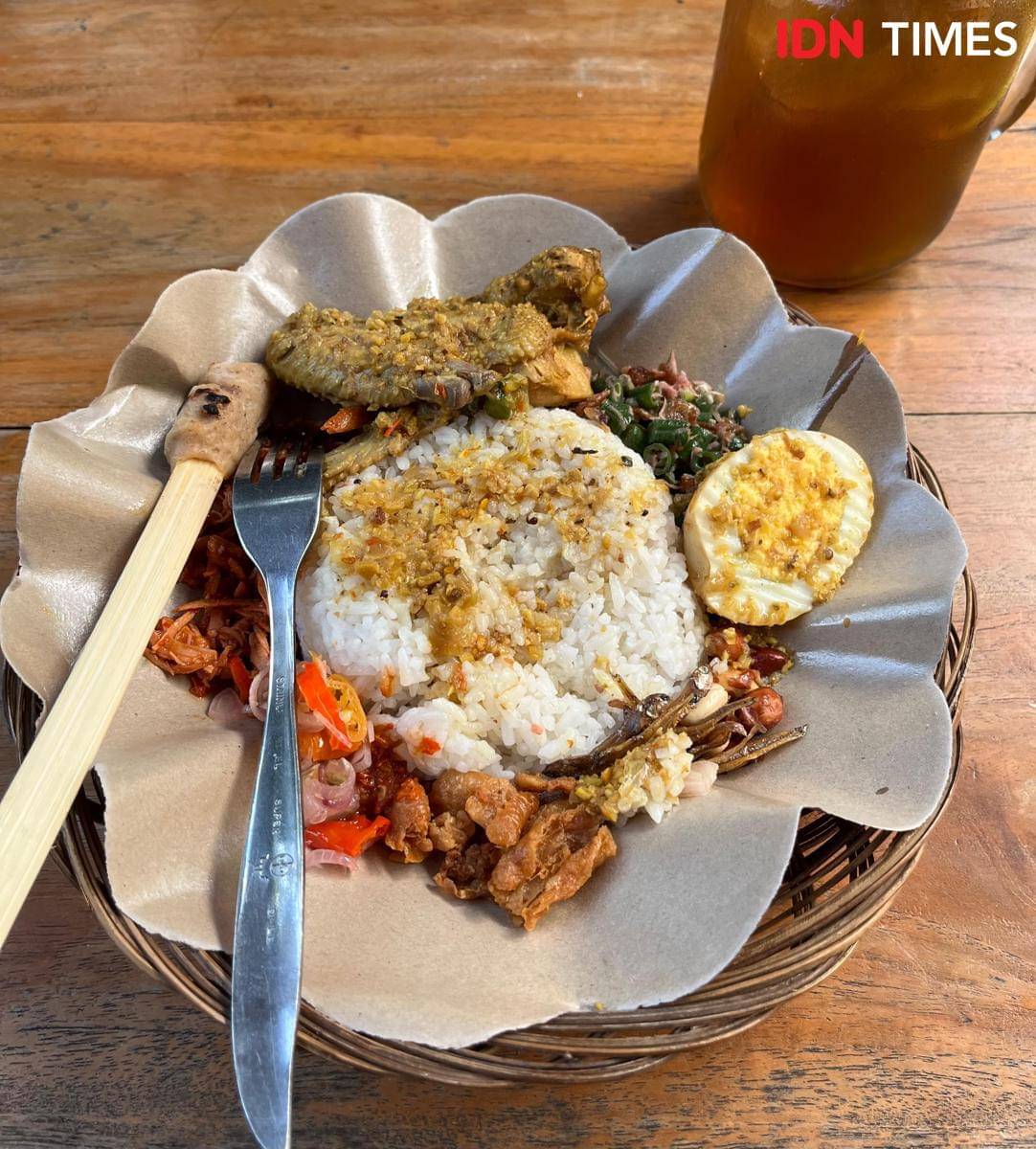 Menu nasi campur di Omah Wasik Surabaya