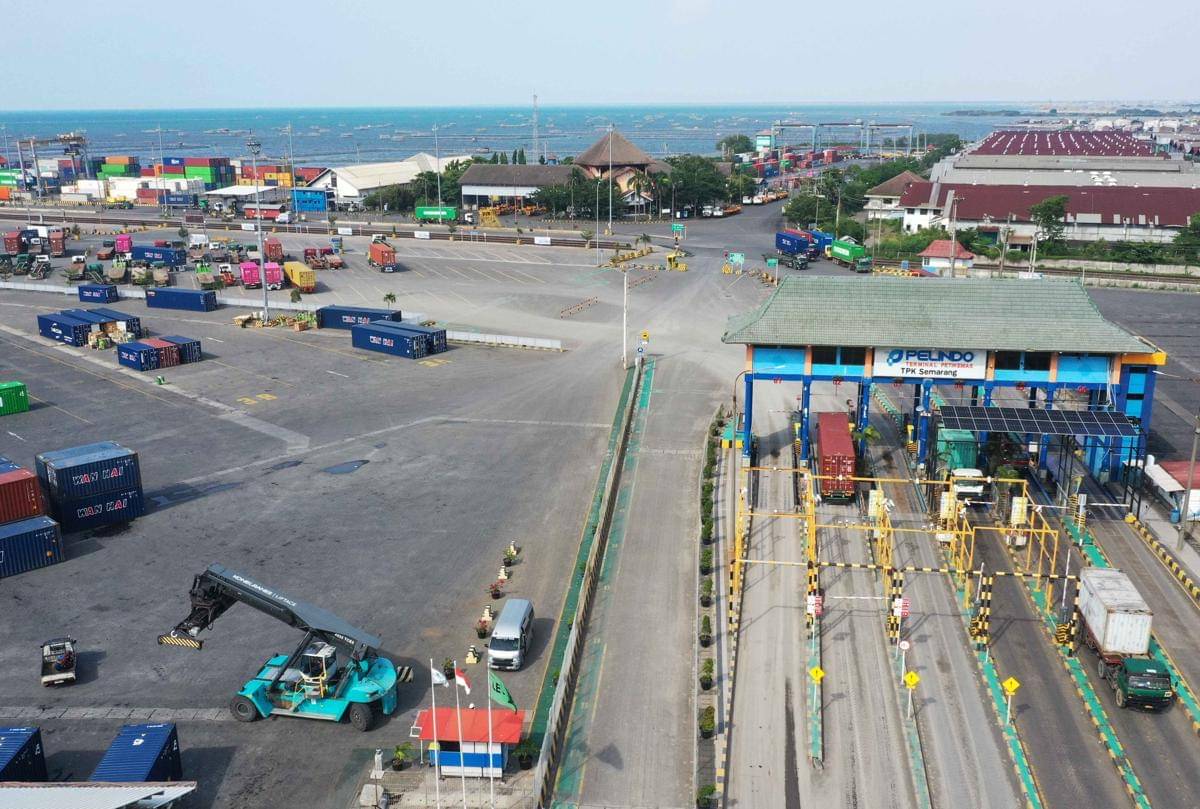 Terminal Petikemas Semarang.JPG