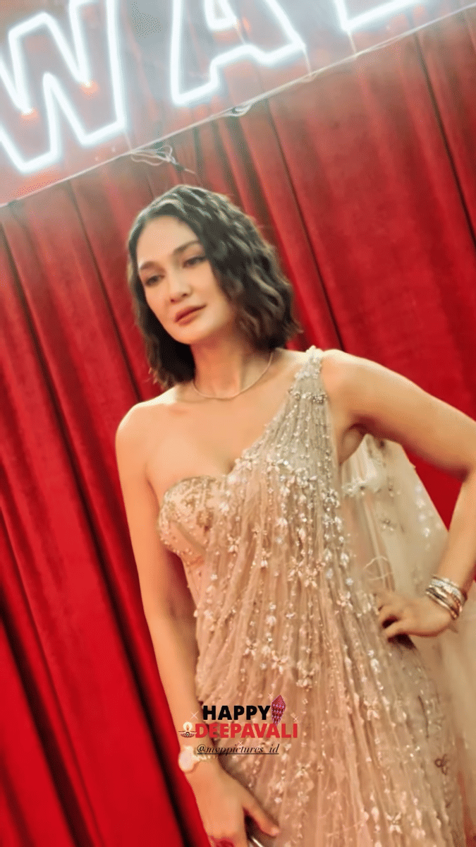 artis rayakan Diwali 2025