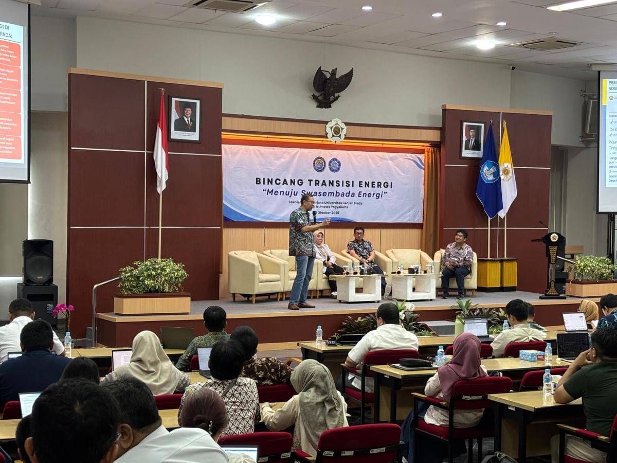 Bincang Transisi Energi: Menuju Swasembada Energi, di Kampus Pascasarjana Universitas Gadjah Mada (UGM), Senin (20/10/2025). (IDN Times/Herlambang Jati Kusumo)