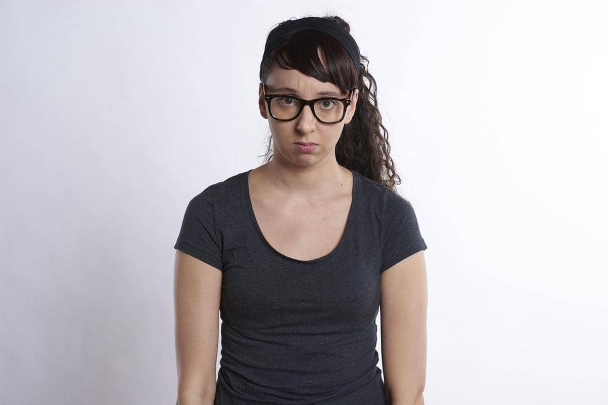 ilustrasi orang berdiri 