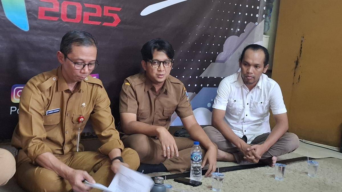 Kepala Dispora Banten, Ahmad Syaukani saat konferensi pers 