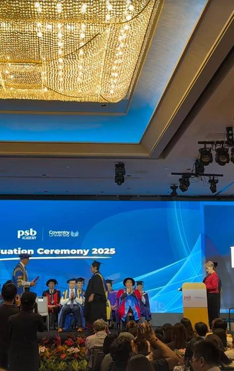 Anak Eko Patrio Wisuda di Singapura (instagram.com/viona__rosalina)