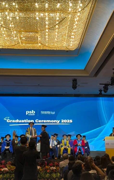 Anak Eko Patrio Wisuda di Singapura (instagram.com/viona__rosalina)