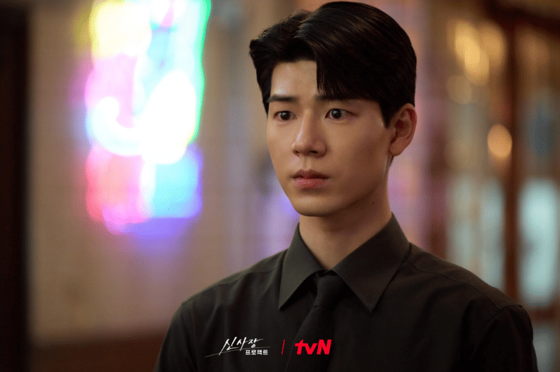 Bae Hyun Sung di drama Shin's Project