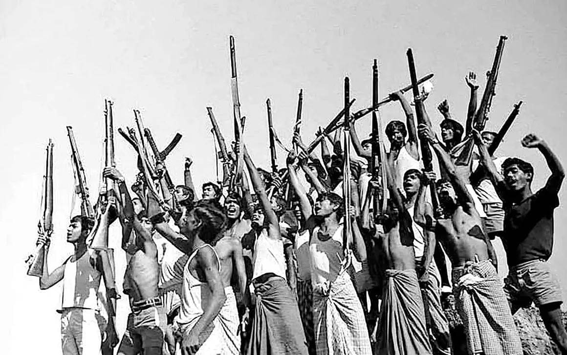 Warga berkumpul di Dohar, Dhaka, untuk merayakan hari kemerdekaan Bangladesh Liberation War dan proklamasi kemerdekaan pada 16 Desember 1971