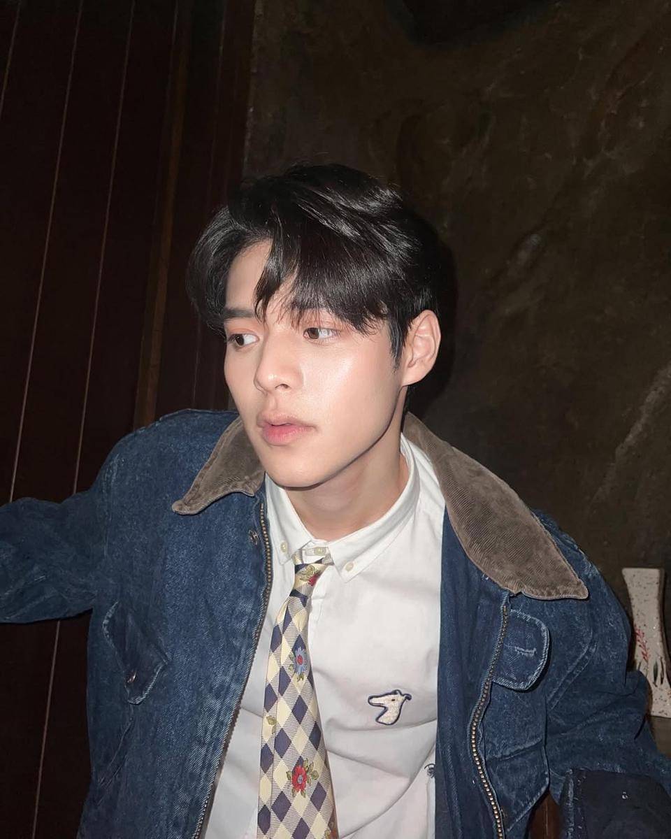 OOTD Pakai Dasi ala Poon Mitpakdee