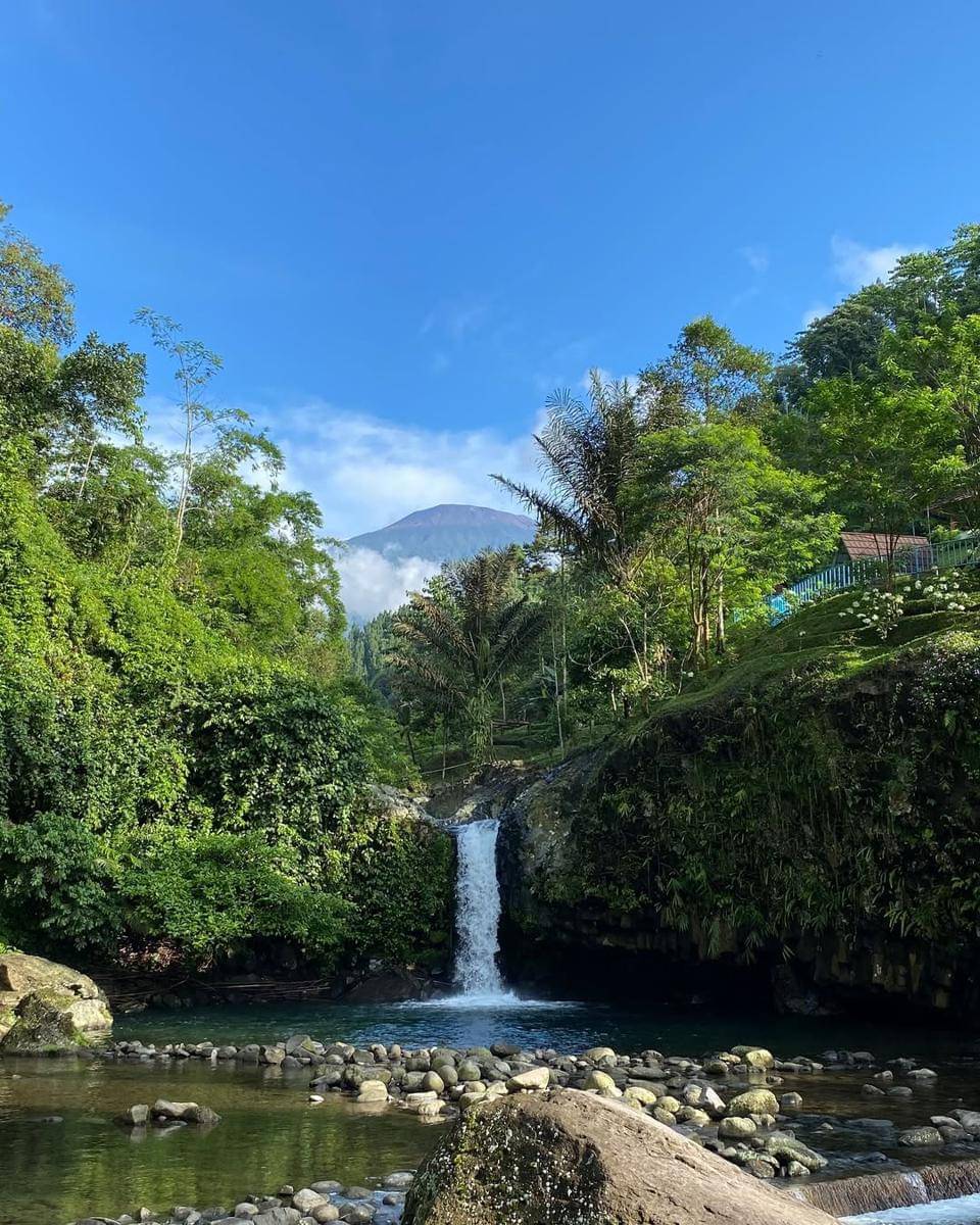 Curug Bayan. 