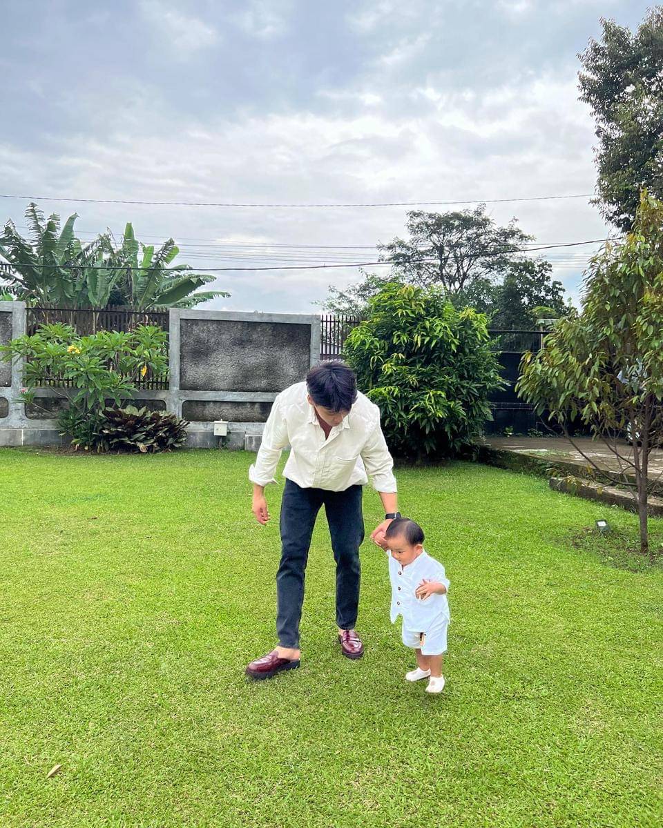 OOTD pakai kemeja ala Na Daehoon