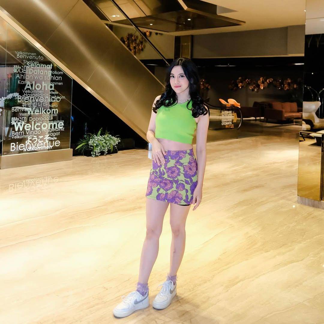 Putri Una