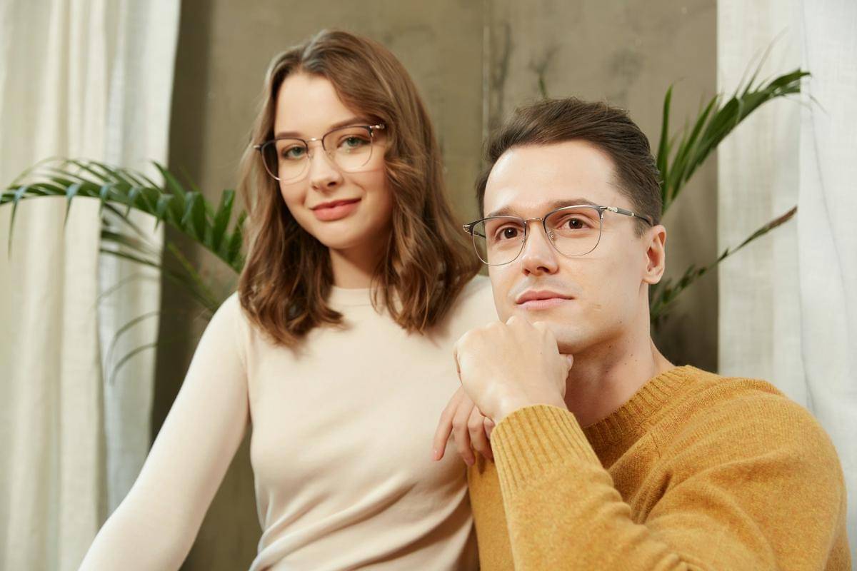 ilustrasi pasangan nerdy