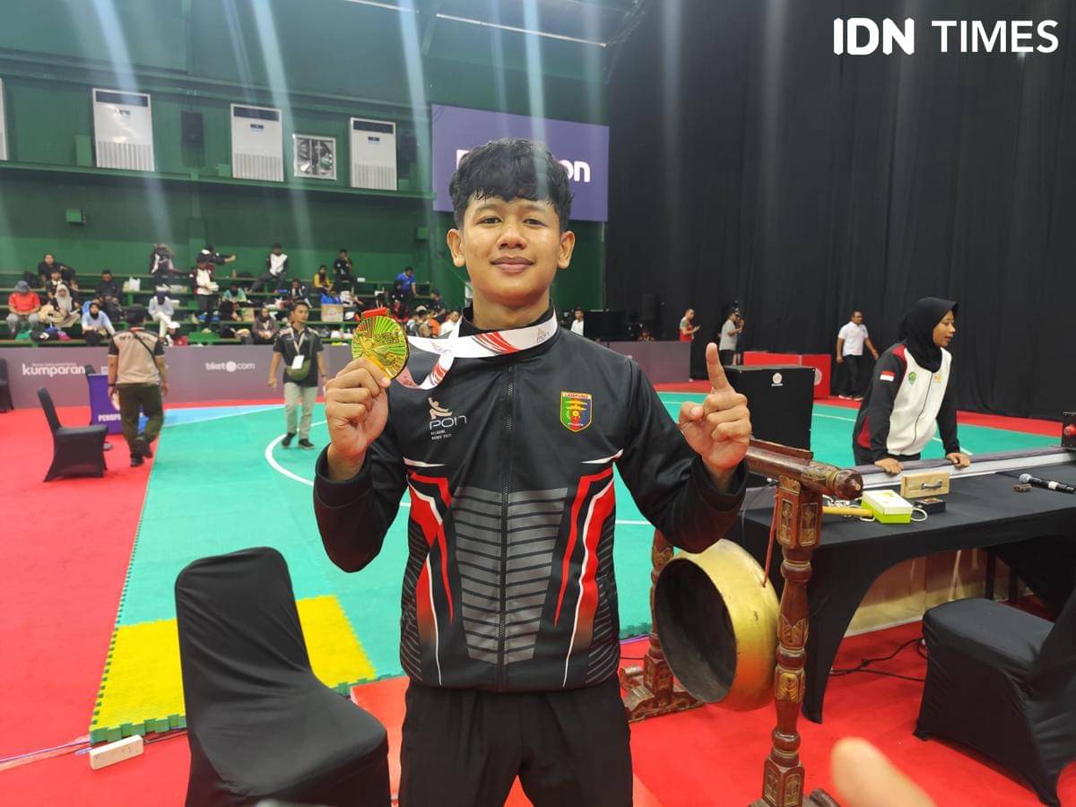 Pesilat Lampung yang meraih medali Emas di PON Beladiri Kudus 2025, Ahya Mulya Bakti. (IDN Times/Muhaimin)