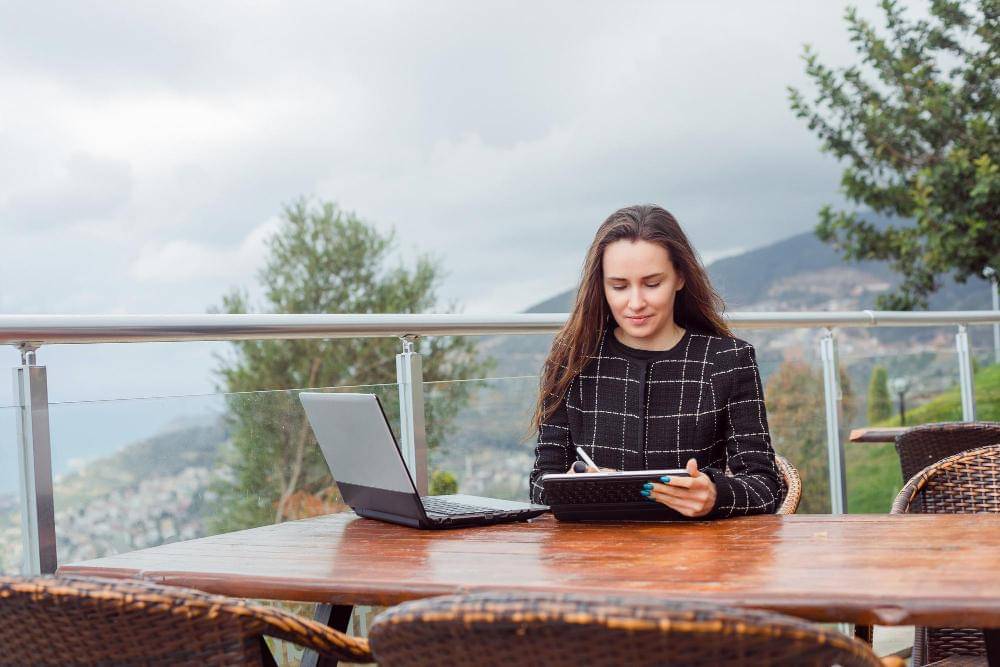 Ilustrasi digital nomad