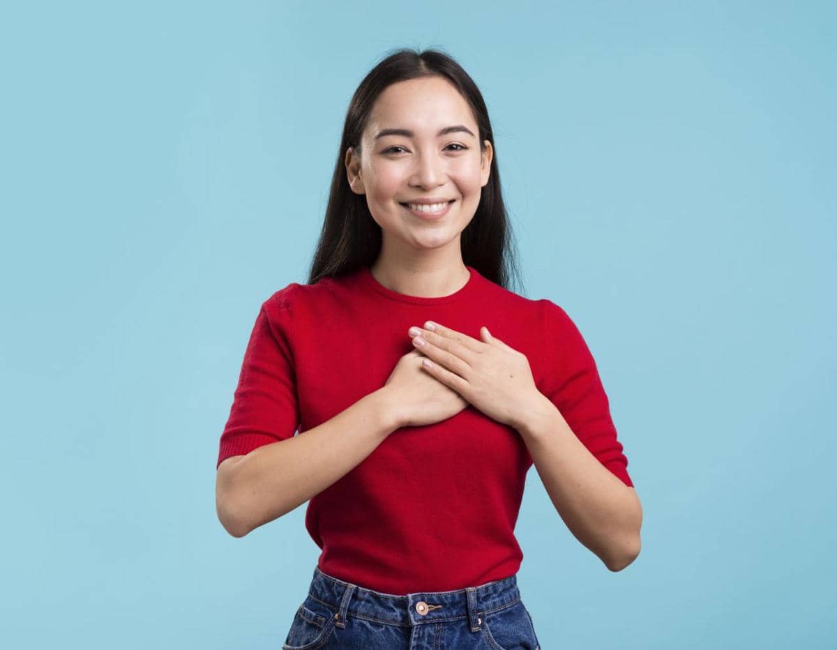 potret seseorang tersenyum