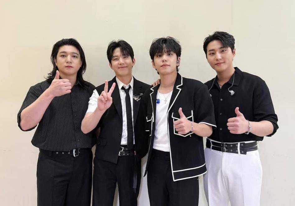 DAY6 di belakang panggung konser THE DECADE Bangkok