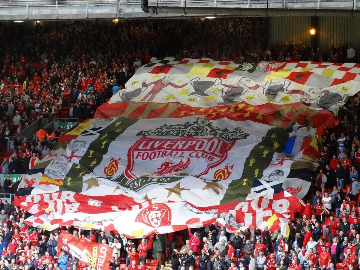ilustrasi suporter Liverpool
