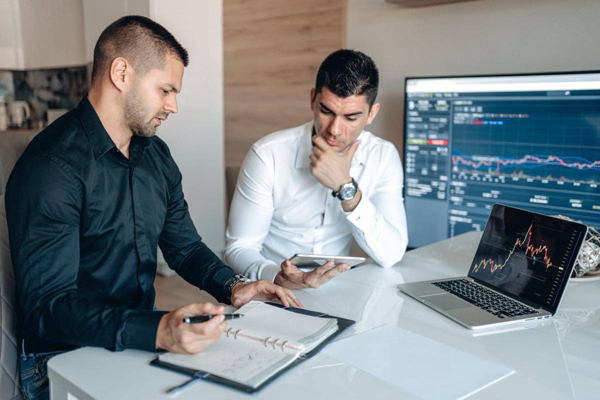 ilustrasi trading saham