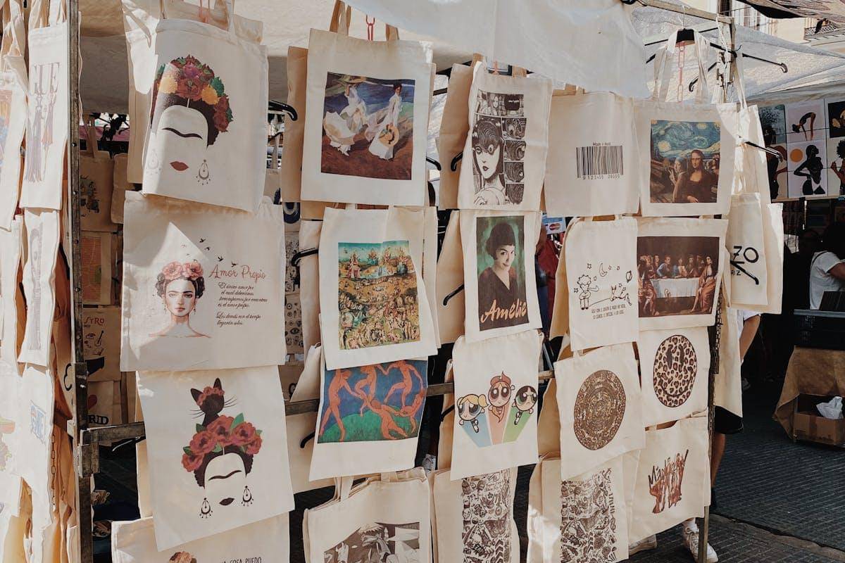 ilustrasi jualan tote bag