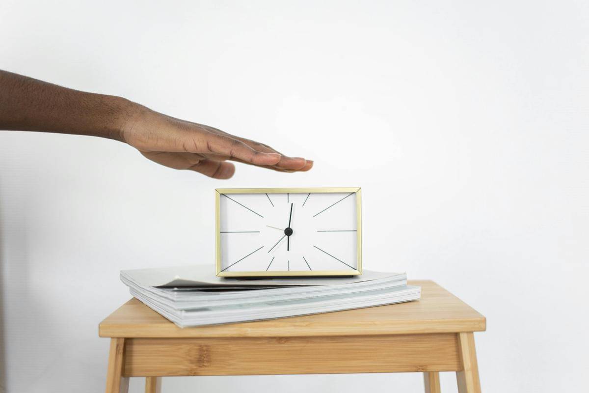 ilustrasi alarm jam