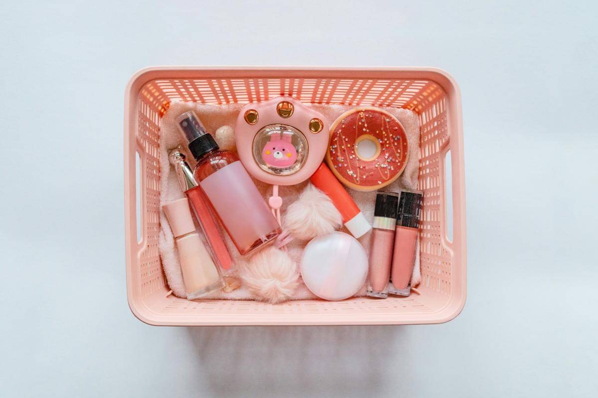 ilustrasi tempat kering untuk menyimpan lipstik (pexels.com/Mich Graphics)