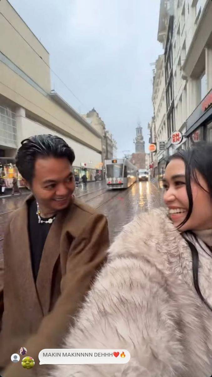 Lula Lahfah jalan-jalan di Amsterdam