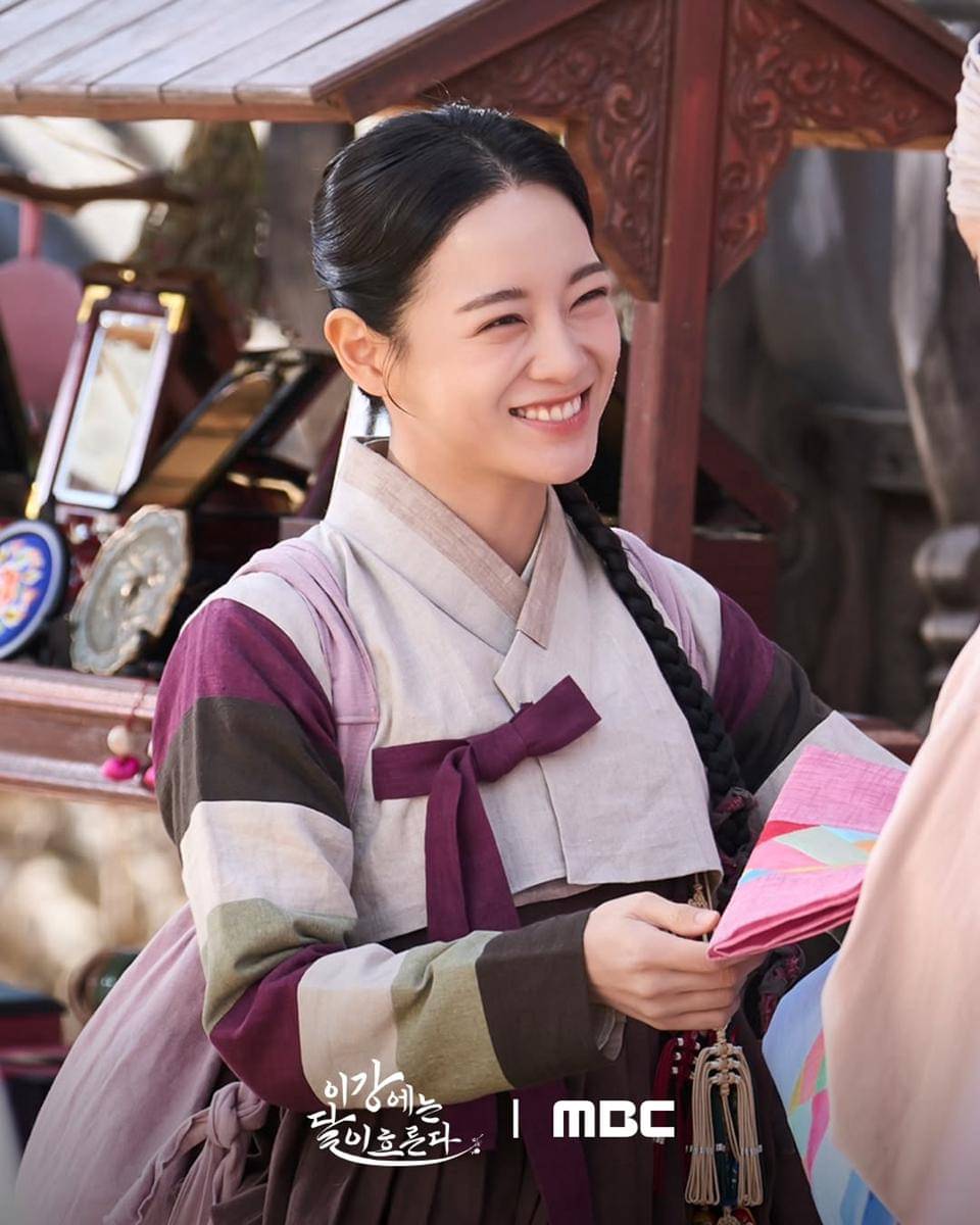 still cuts drama Moon River