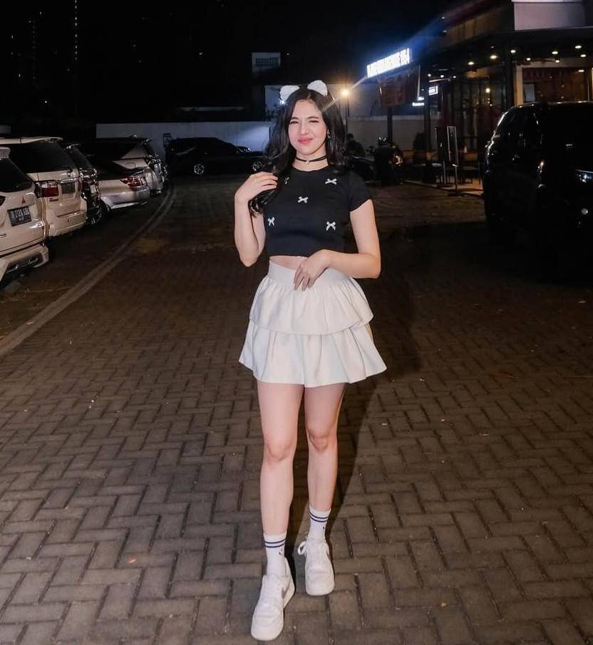 Putri Una