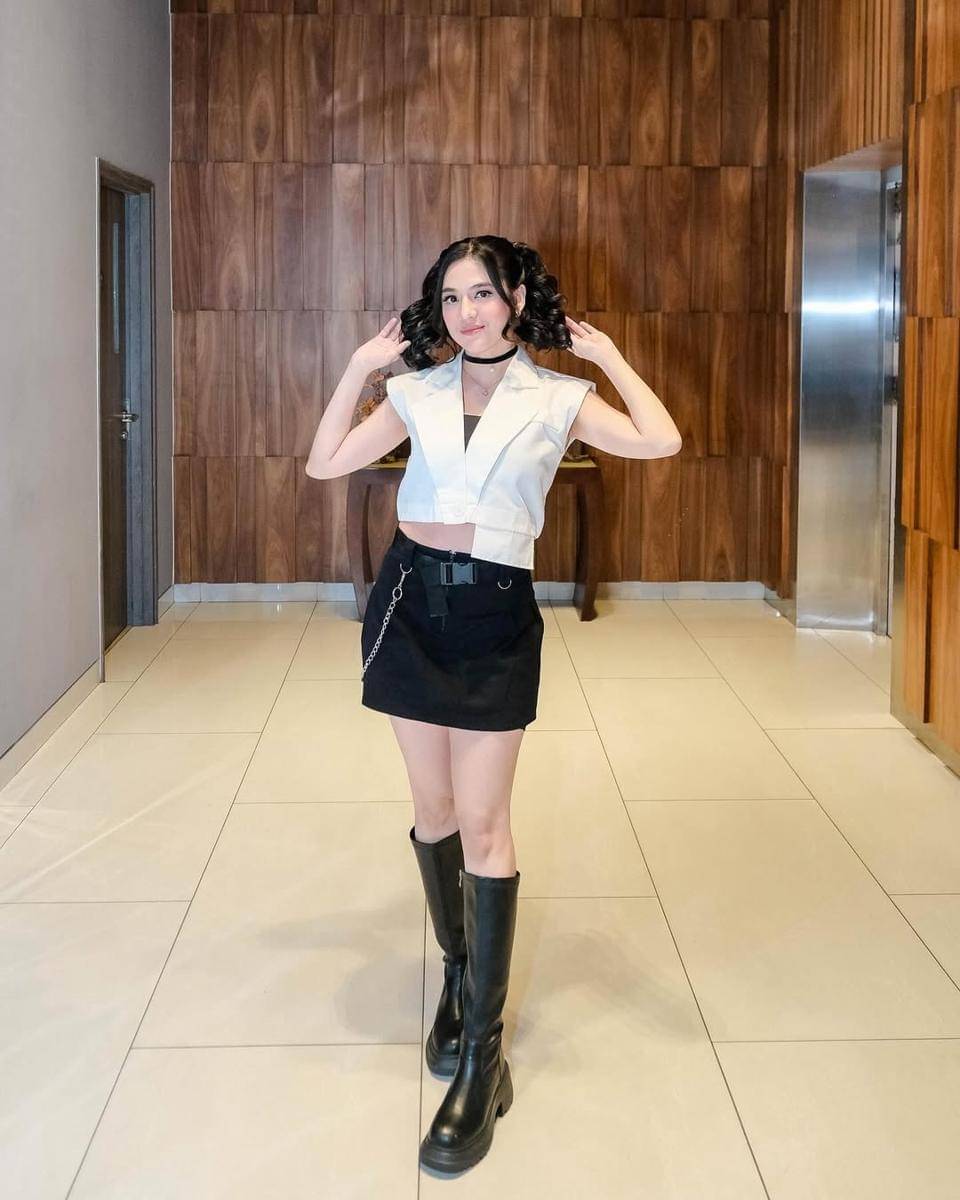 Putri Una