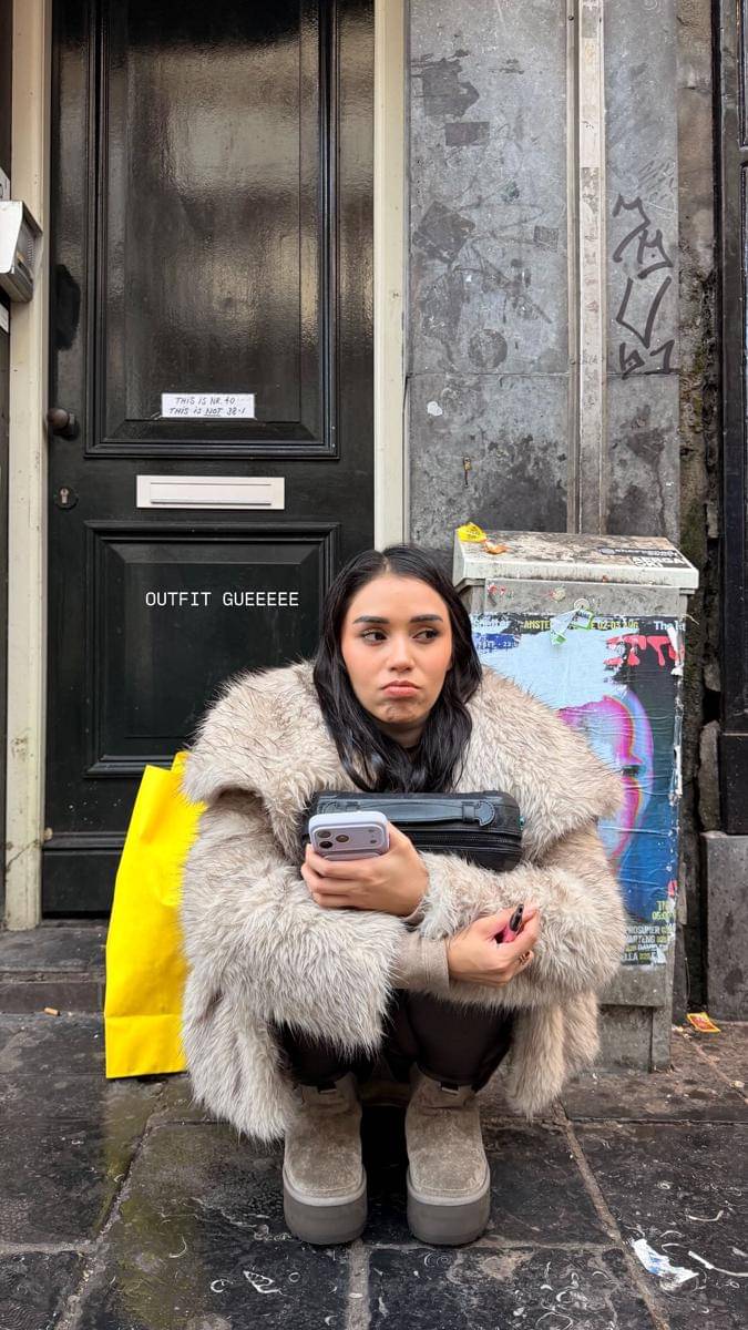 Lula Lahfah jalan-jalan di Amsterdam
