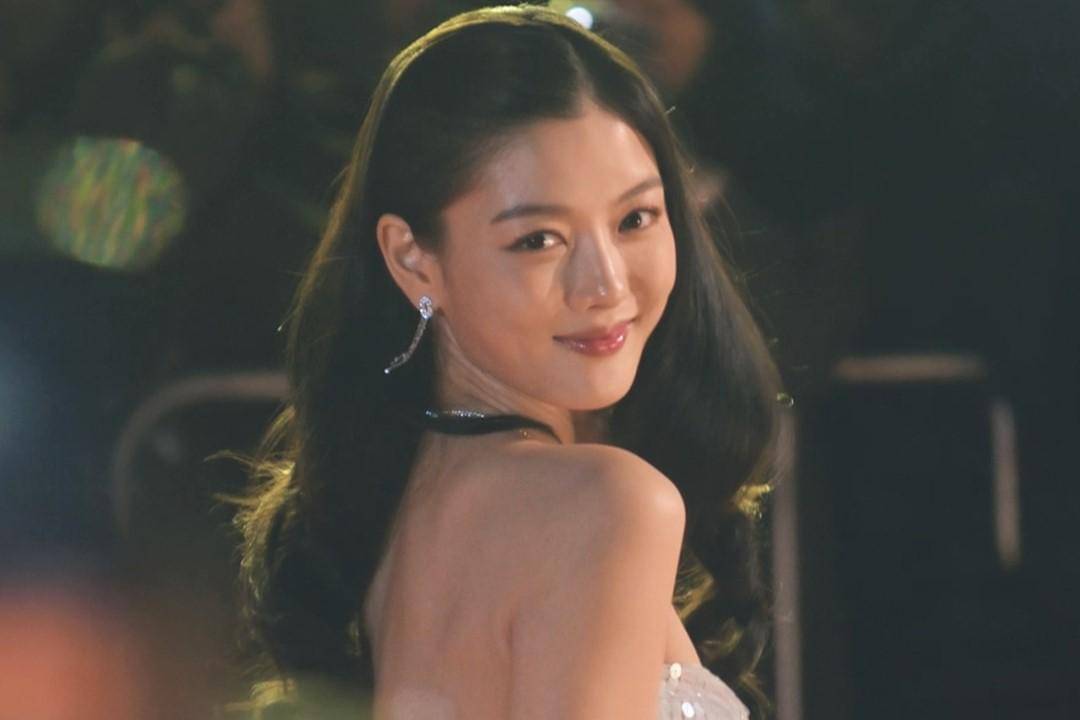 still cuts drama Dear X